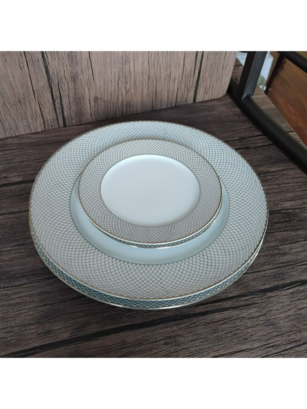 Set of 4 Rosenthal Siam Platinum Plates - 2 Dinner 2 Salad Plates - Grey Lattice